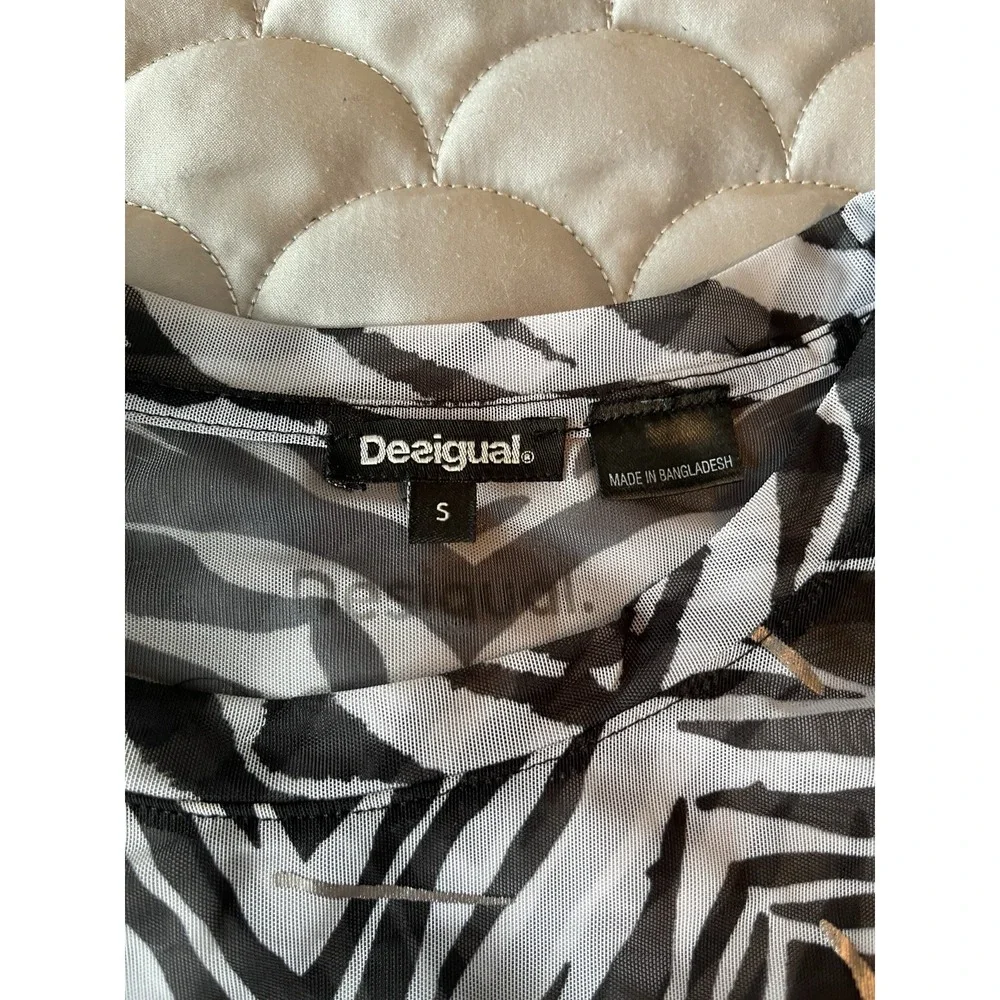 Desigual Mesh Tshirt Fashion Zebra, size small Western Boho Chic Short Sleeve - Picture 4 of 9